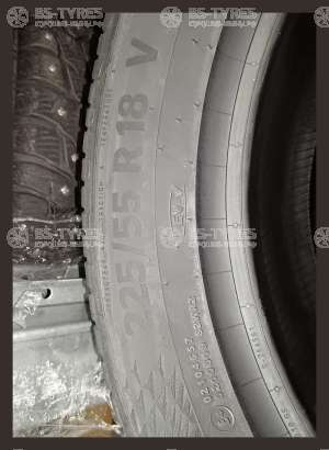 Continental UltraContact 245/40 R17 95Y