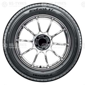 Yokohama BluEarth-XT AE61 SUV 235/65 R17 108V